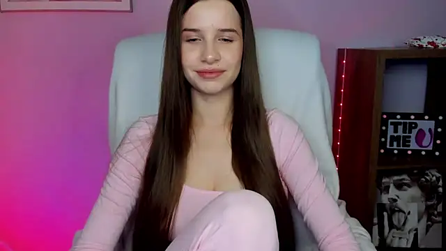 LuxMaya online show from April 10, 6:40 am