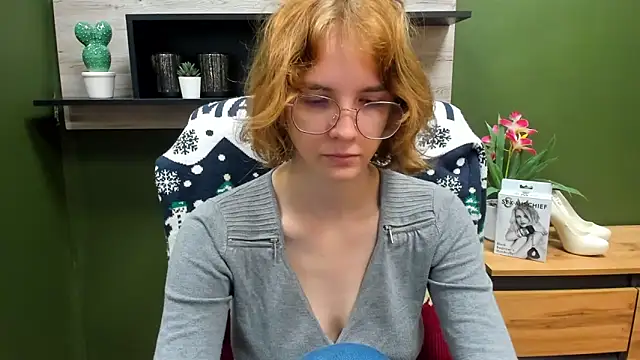 juicyPenny online show from October 3, 6:21 am