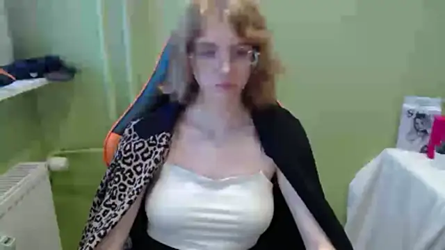 juicyPenny online show from November 26, 7:31 am