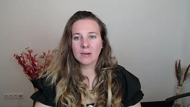 Darklure  online show from October 8, 7:11 pm