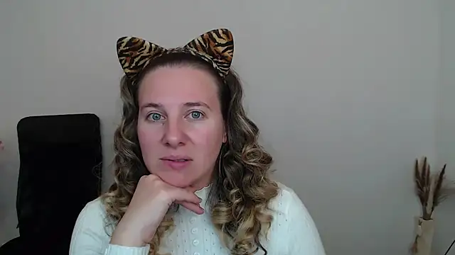 Darklure  online show from October 14, 3:24 pm