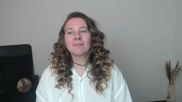 Darklure  online show from November 1, 6:43 pm