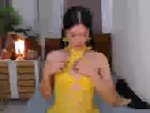 Snapshot of sugar_dollyyy chatting on December 13, 11:32 pm sugar dollyyy online show from December 13, 11:32 pm