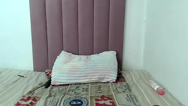 Snapshot of Abby_108 chatting on September 28, 1:44 am Abby 108 online show from September 28, 1:44 am