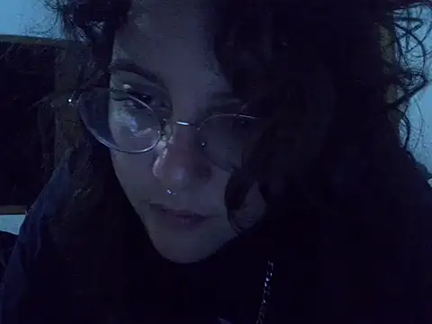 Blue Liz online show from December 17, 1:11 am