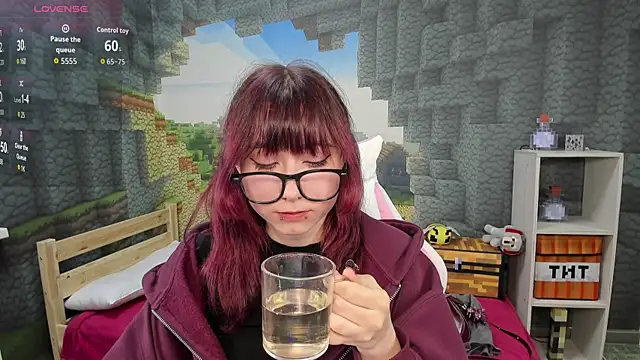 Snapshot of ClaraParks chatting on November 7, 6:41 pm ClaraParks online show from November 7, 6:41 pm