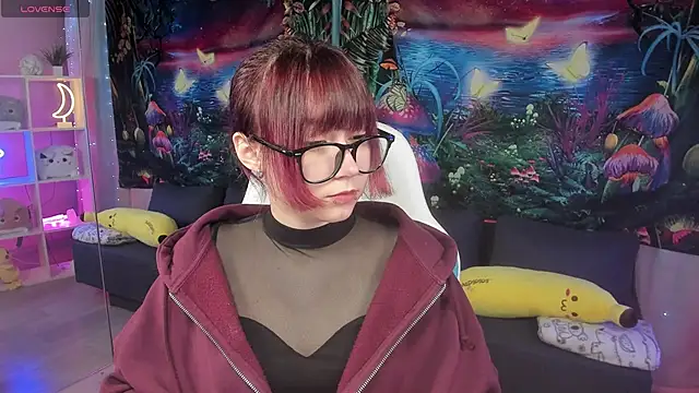 Snapshot of ClaraParks chatting on November 14, 8:07 pm ClaraParks online show from November 14, 8:07 pm