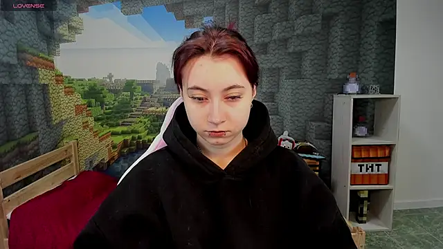 ClaraParks online show from April 20, 7:04 pm