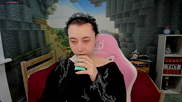 ClaraParks online show from April 23, 6:54 pm