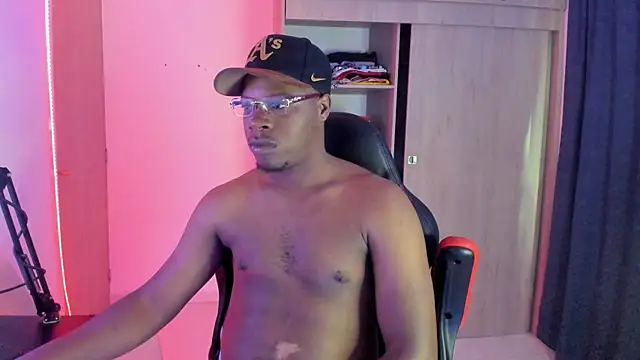 Snapshot of CorvisXnc0012 chatting on October 29, 8:21 pm CorvisXnc0012 online show from October 29, 8:21 pm