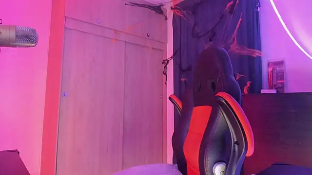 Snapshot of CorvisXnc0012 chatting on November 2, 4:37 am CorvisXnc0012 online show from November 2, 4:37 am