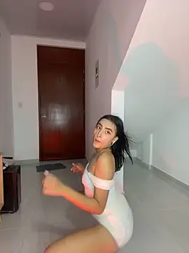 Lily  18 online show from November 14, 3:16 am