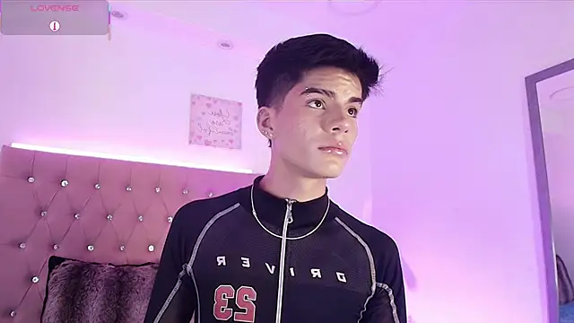 Snapshot of Dulcey_ chatting on September 18, 8:22 pm Dulcey online show from September 18, 8:22 pm