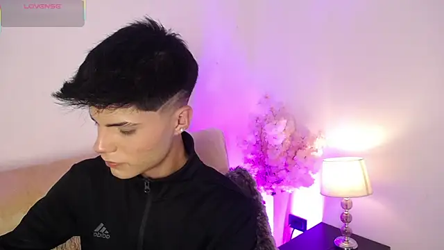 Snapshot of Dulcey_ chatting on September 25, 3:43 am Dulcey online show from September 25, 3:43 am