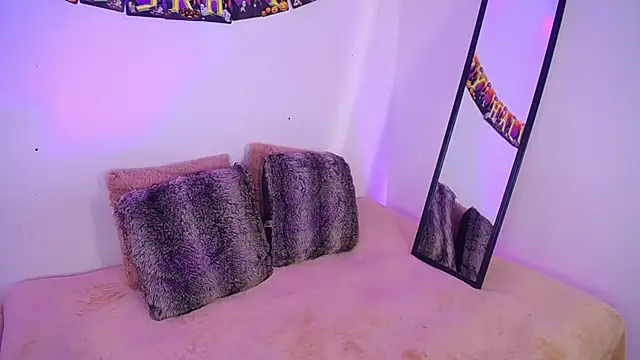 Snapshot of Dulcey_ chatting on October 8, 3:59 am Dulcey online show from October 8, 3:59 am