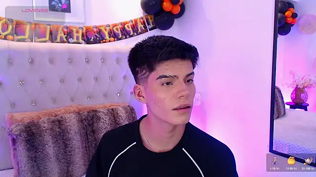 Snapshot of Dulcey_ chatting on October 13, 8:58 am Dulcey online show from October 13, 8:58 am