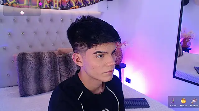 Snapshot of Dulcey_ chatting on October 14, 4:24 am Dulcey online show from October 14, 4:24 am