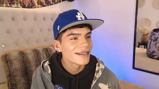 Snapshot of Dulcey_ chatting on October 27, 5:22 am Dulcey online show from October 27, 5:22 am