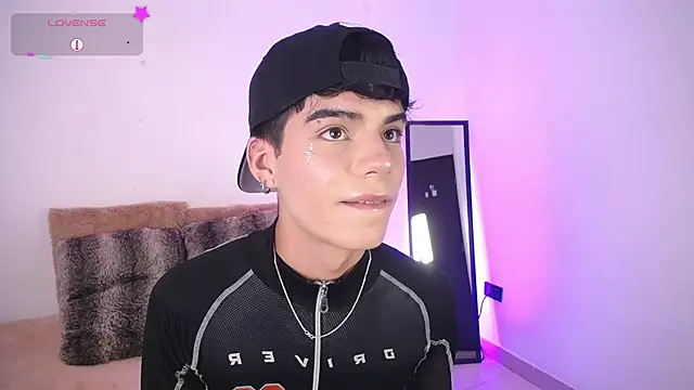 Snapshot of Dulcey_ chatting on November 2, 10:45 pm Dulcey online show from November 2, 10:45 pm