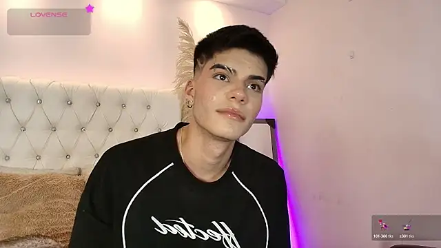 Snapshot of Dulcey_ chatting on November 5, 9:31 am Dulcey online show from November 5, 9:31 am