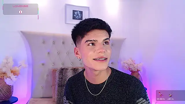 Snapshot of Dulcey_ chatting on November 26, 4:24 am Dulcey online show from November 26, 4:24 am