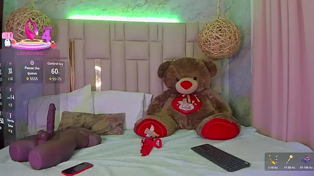 NikkyyRed online show from November 20, 2:34 am