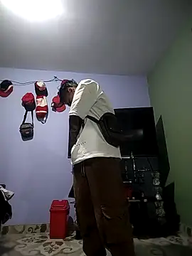 Snapshot of Dani22cmhot chatting on December 21, 6:31 am Dani22cmhot online show from December 21, 6:31 am