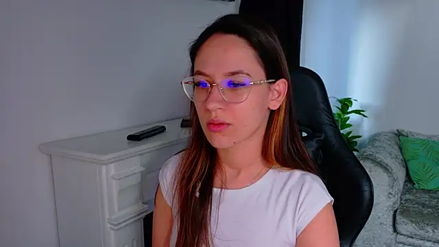 EvaBllake online show from February 13, 6:09 am