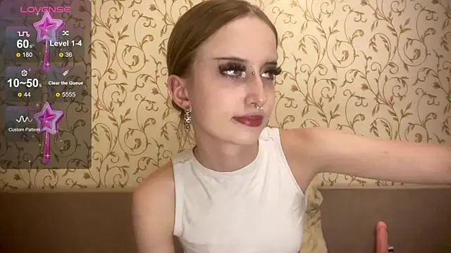 kittywithu online show from October 4, 4:49 pm