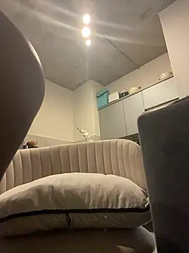 prettydollyy online show from April 22, 10:28 am