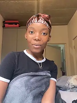 prettydollyy online show from April 23, 12:29 pm