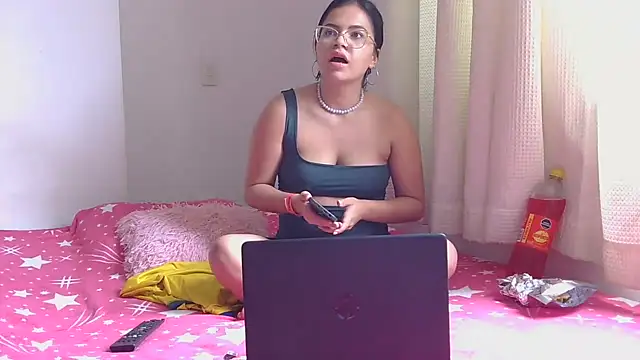 Snapshot of kattaleya_21 chatting on September 28, 3:50 pm kattaleya 21 online show from September 28, 3:50 pm