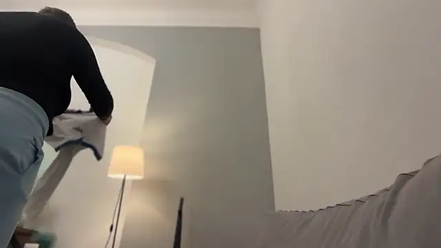 NellyExtraa online show from April 17, 1:47 pm