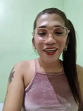 Snapshot of precious_RoseDoll chatting on October 21, 2:23 am precious RoseDoll online show from October 21, 2:23 am