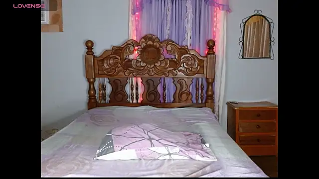 Rebecadiaz13 online show from January 8, 11:12 am