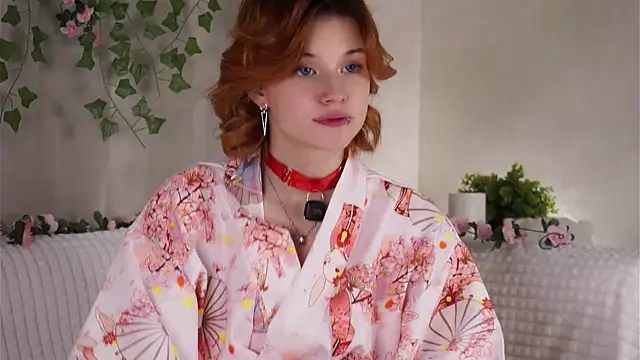 Snapshot of BlytheBenny chatting on November 1, 12:34 am BlytheBenny online show from November 1, 12:34 am