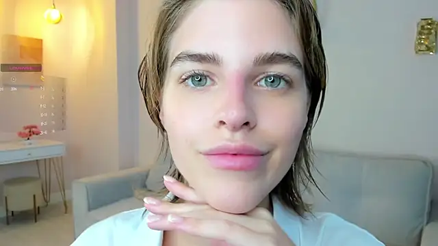 Snapshot of EleneButton chatting on September 13, 1:27 am EleneButton online show from September 13, 1:27 am