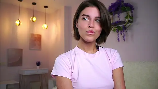 Snapshot of EleneButton chatting on October 28, 1:09 am EleneButton online show from October 28, 1:09 am