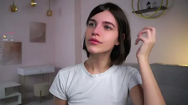 Snapshot of EleneButton chatting on November 19, 1:16 am EleneButton online show from November 19, 1:16 am