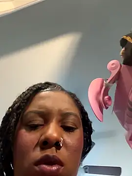 Snapshot of MsSuperWettt chatting on September 10, 7:03 pm MsSuperWettt online show from September 10, 7:03 pm