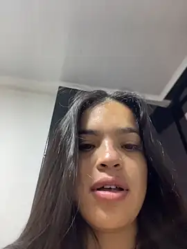 JuanitaMore01 online show from April 21, 9:06 pm