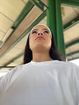 JuanitaMore01 online show from April 22, 8:54 pm