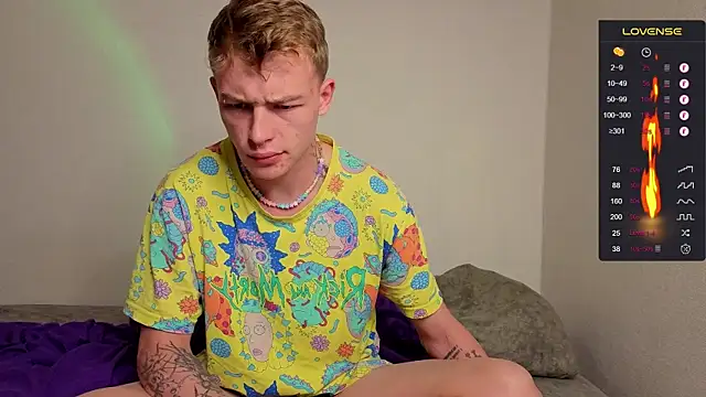 callmealexthx online show from September 19, 5:35 pm