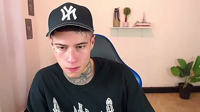 setthomas online show from December 16, 9:31 pm