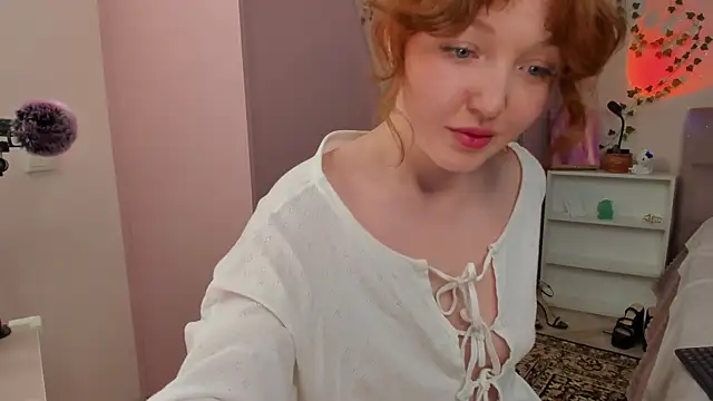 Snapshot of EmyRosaly chatting on April 14, 12:55 pm EmyRosaly online show from April 14, 12:55 pm