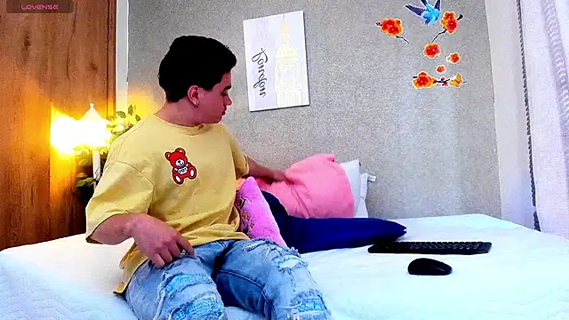 battistaturner online show from September 8, 5:23 pm