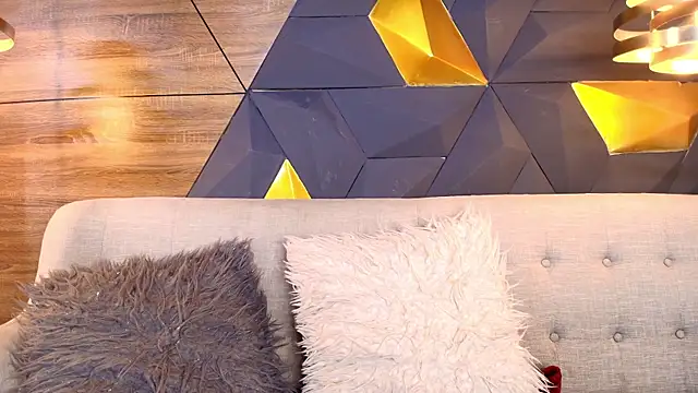 ly lulu online show from April 22, 11:12 am