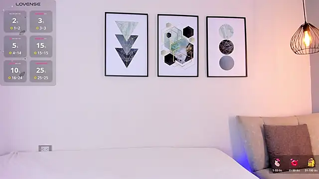 Snapshot of Tina_curly chatting on November 23, 7:46 pm Tina curly online show from November 23, 7:46 pm