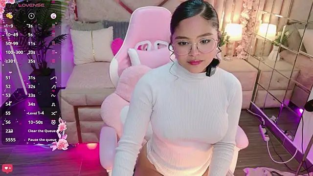 Snapshot of eimy_2 chatting on October 11, 5:39 am eimy 2 online show from October 11, 5:39 am