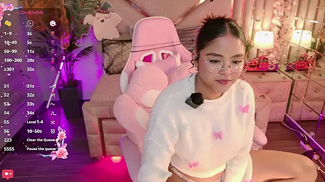 Snapshot of eimy_2 chatting on October 17, 5:21 am eimy 2 online show from October 17, 5:21 am